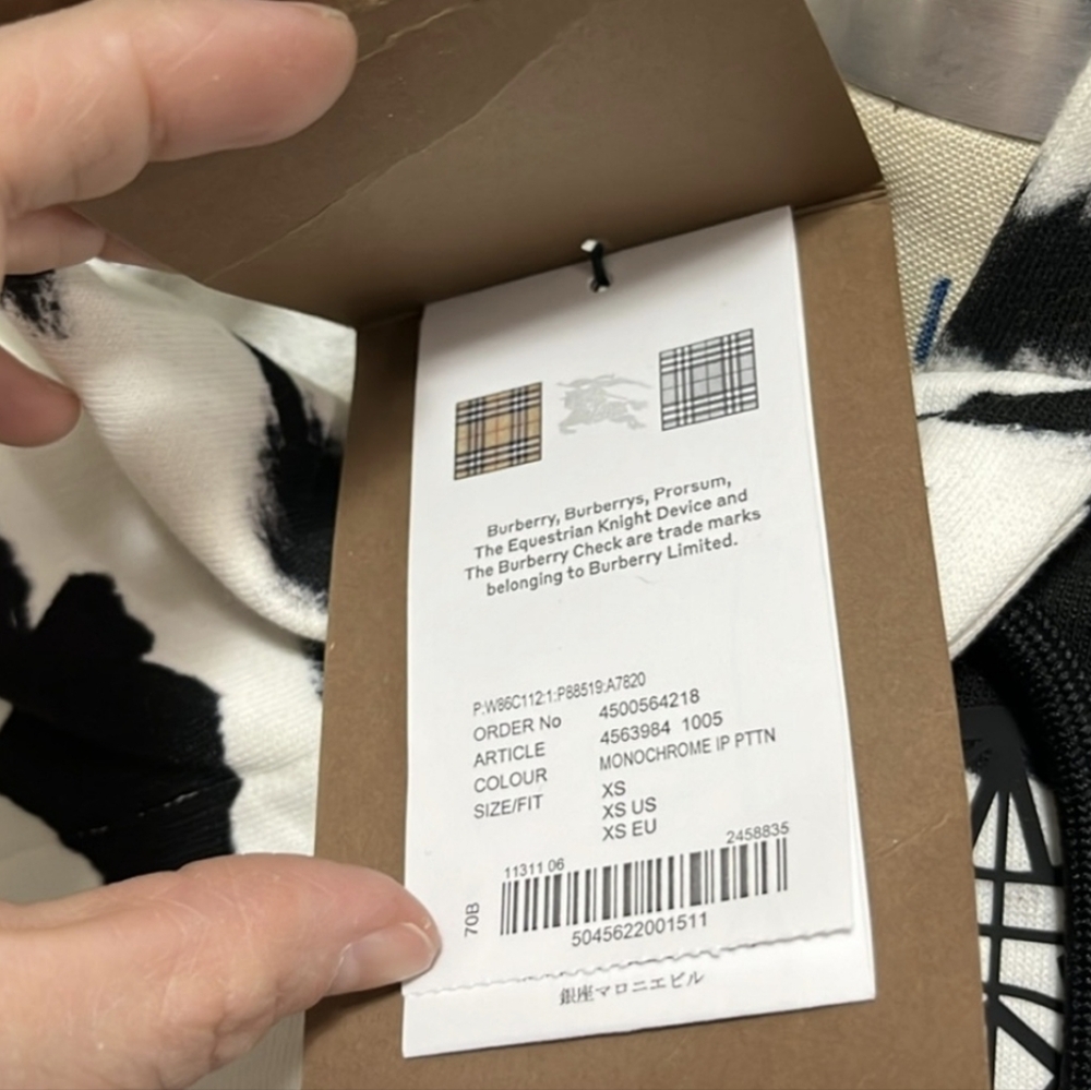 NWT Burberry Women's Sweater Monochrome Black White Hoodie Italy Size XS $1325 - Picture 6 of 8